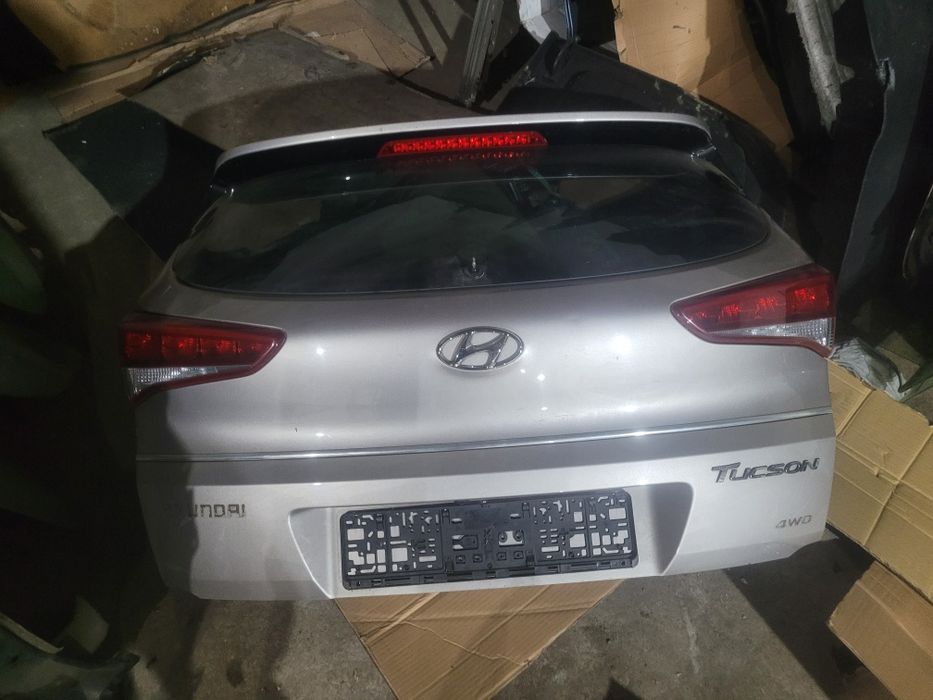 Кришка багажника / ляда Hyundai Tucson 2015 ---  73700D7000