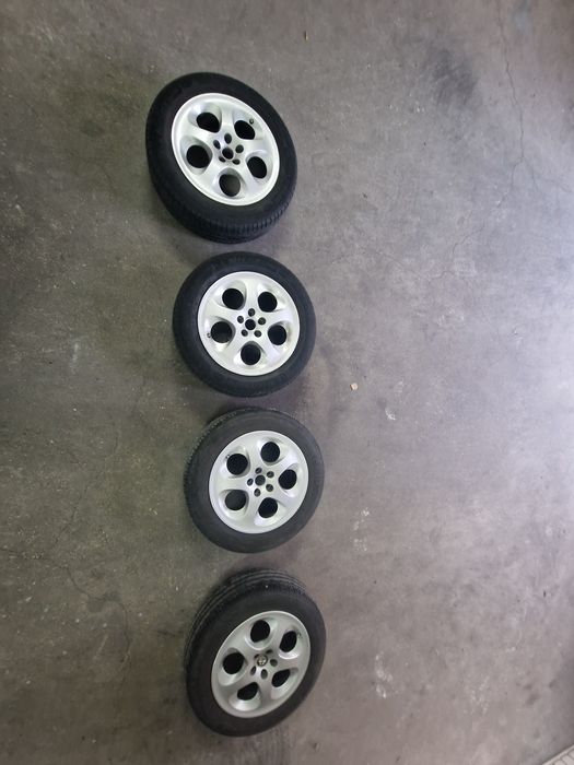 Jantes 16 Alfa Romeo com pneus