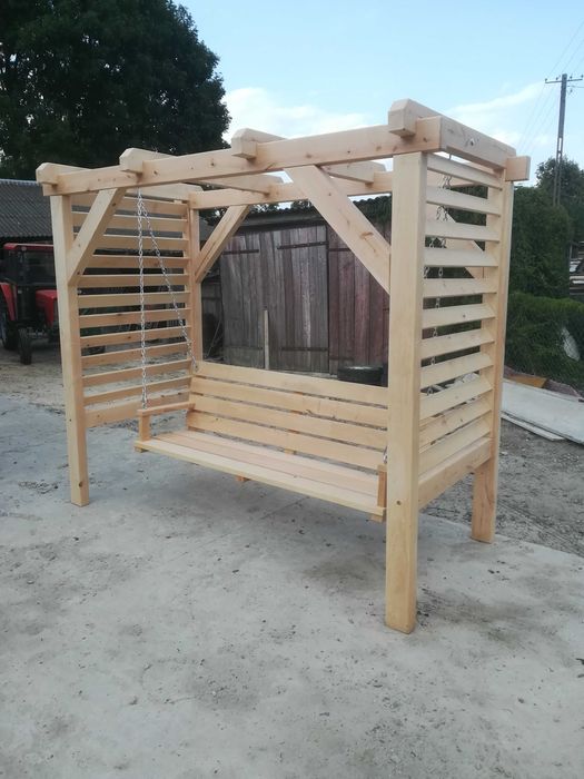 Huśtawka drewniana ogrodowa ozdobna