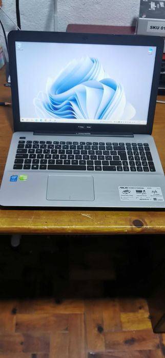 Portátil Asus X555L core i5