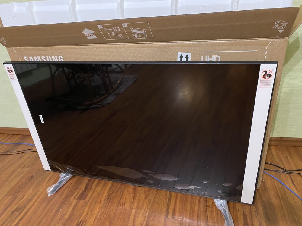 Телевизор Samsung 55AU7100 новый