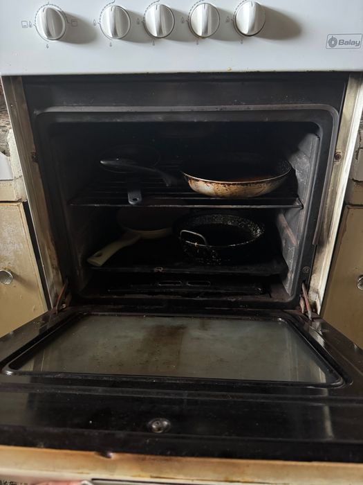 Fogão Balay com forno elétrico e placa a gás