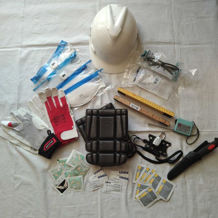 Kask rękawice miara 2m okulary nuż czyściki nakolanniki kłódka maski