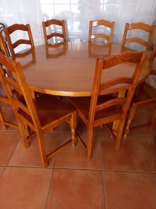 Mesa de madeira de pinho maciça