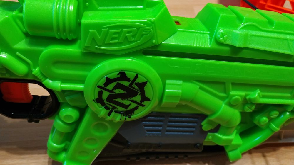 Бластер Nerf Zombie Strike DREADBOLT Нерф арбалет