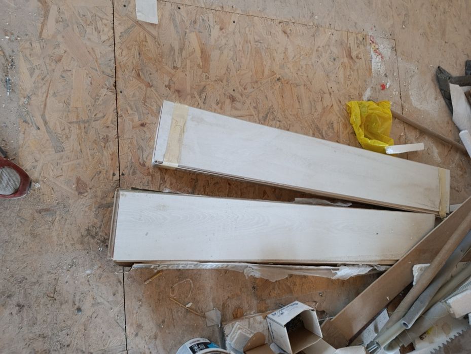 Ламинат, остатки 2 пачки. Цвет белый. 32 класс