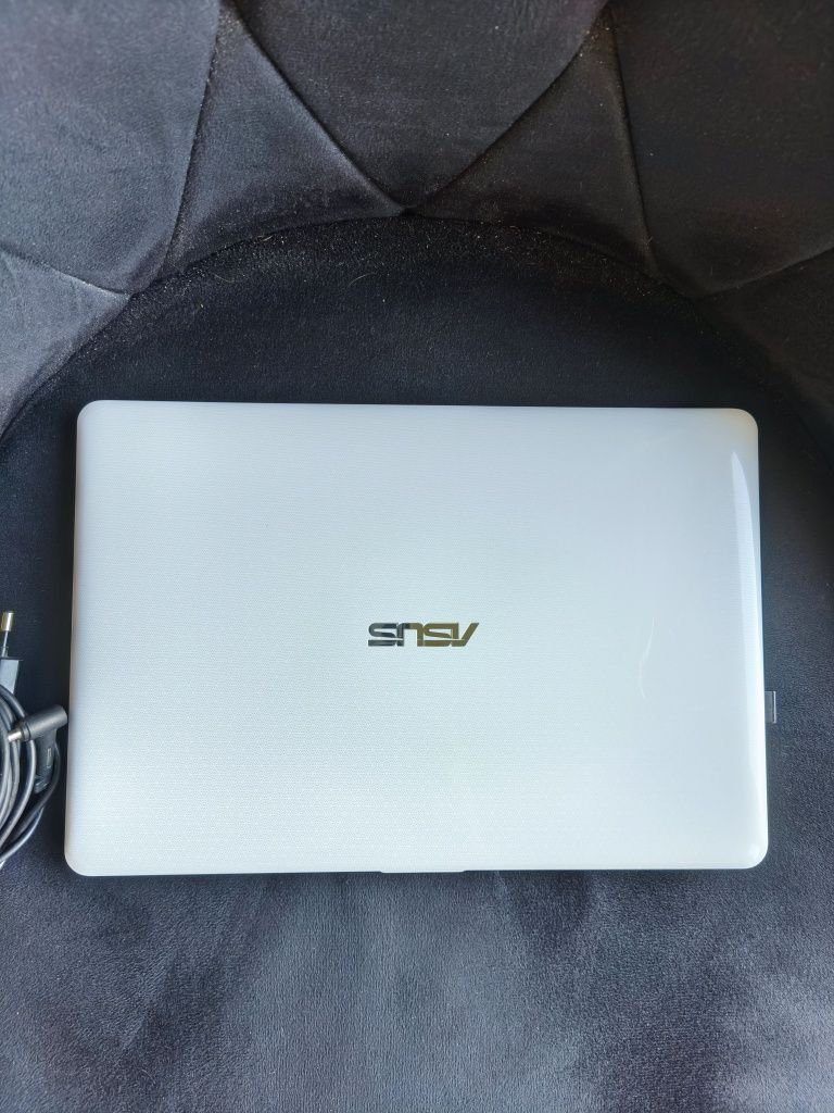 Notebook Asus E203 N