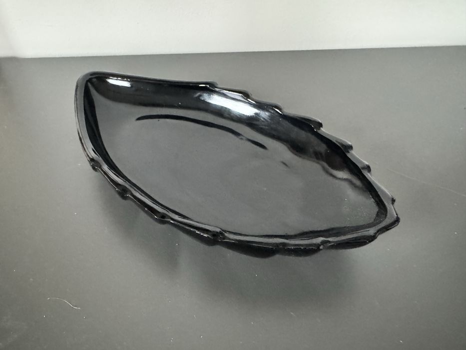 Salaterka Liść szkło hialitowe Czarne szklo