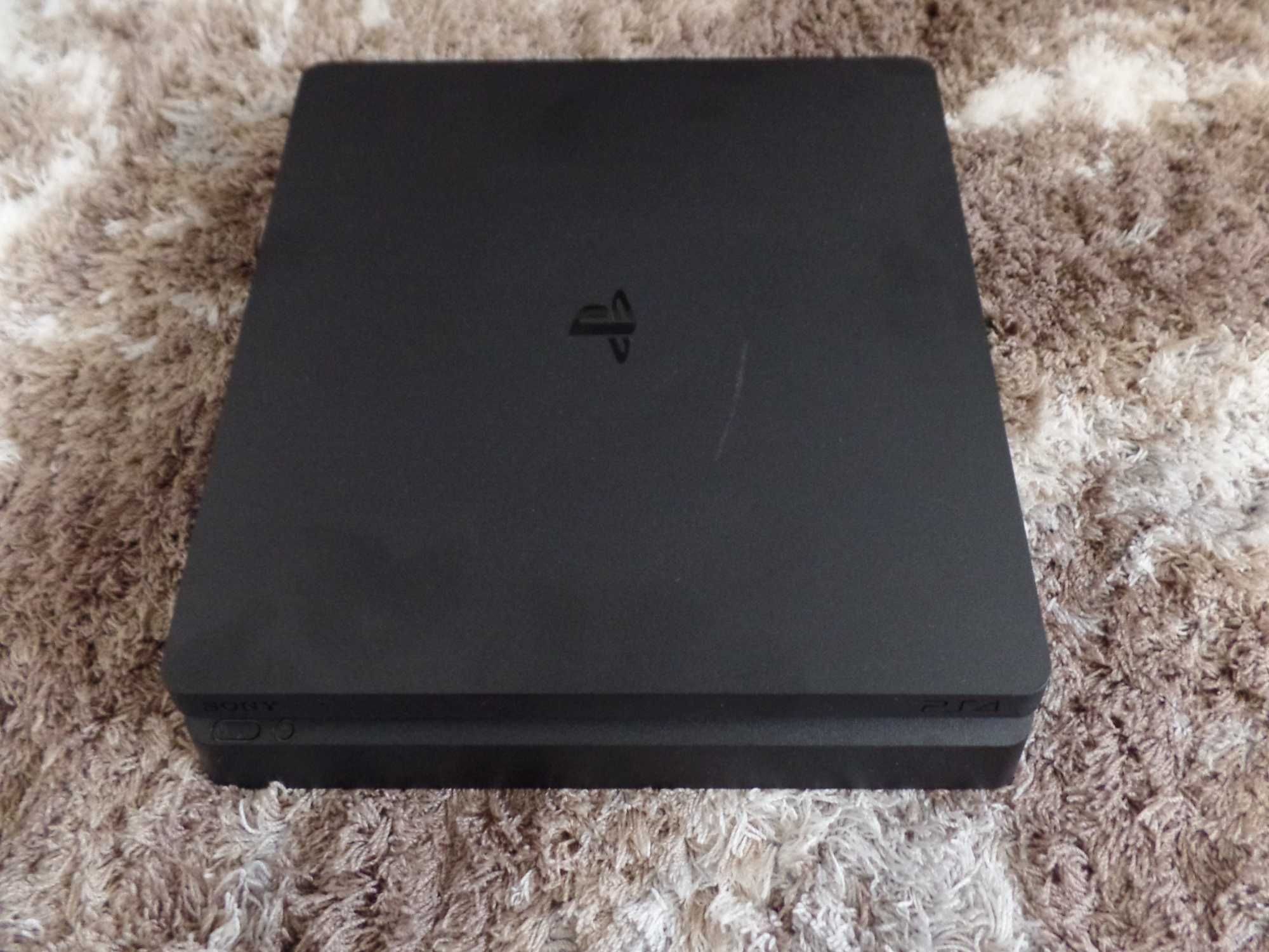 Consola PS4 500Gb com 2 Comandos Auscultador com fio