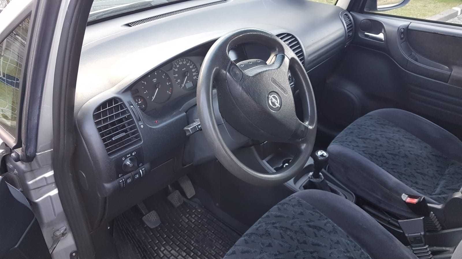 Samochód Opel Zafira