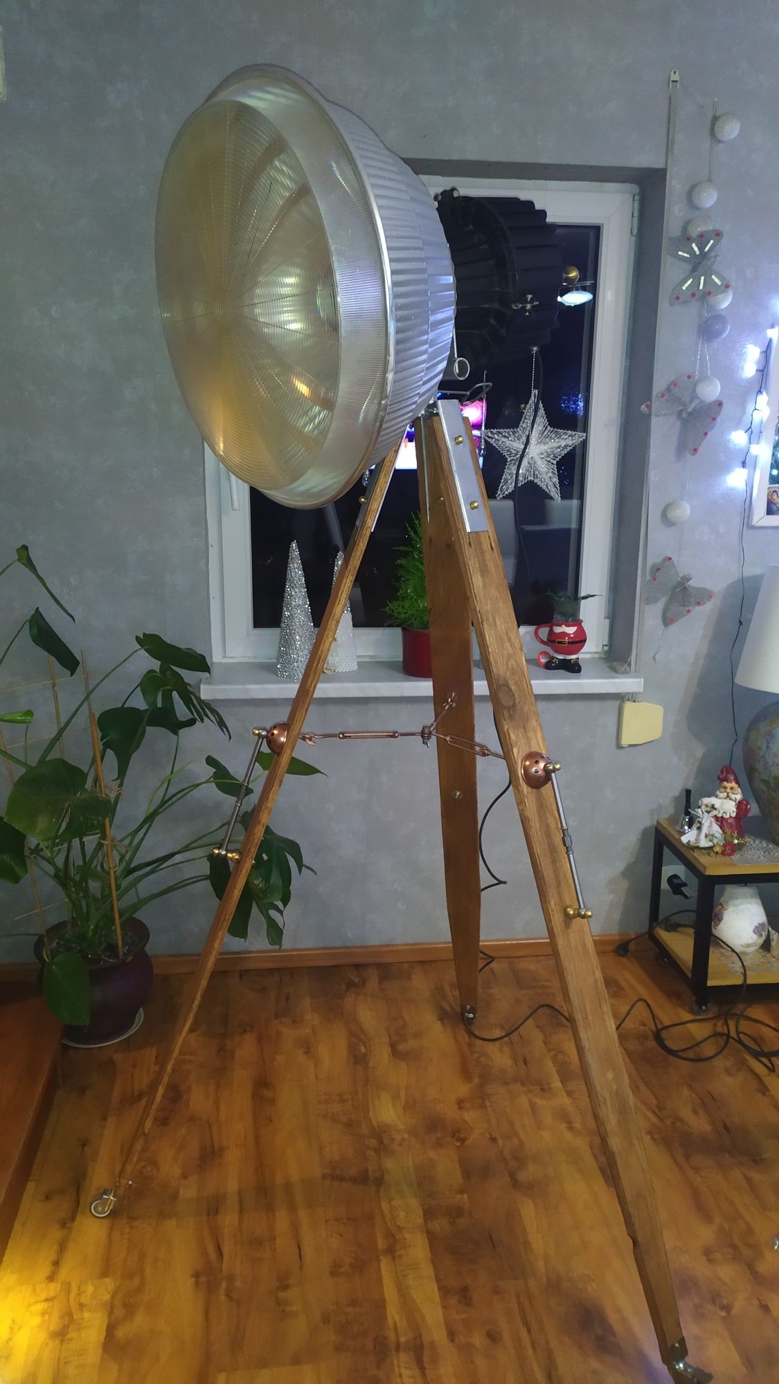 Lampa reflektor loft steampunk vintage na trójnogu vintage
