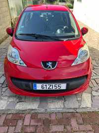 Peugeot 107 com caixa automática