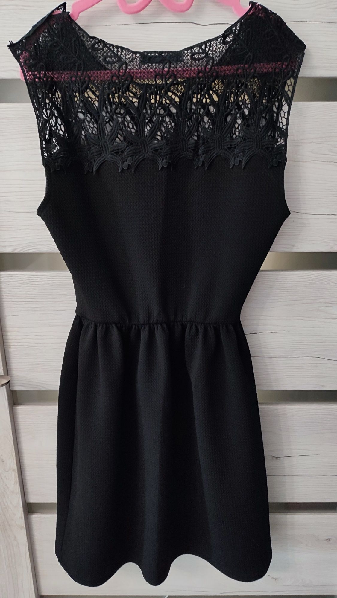Sukienka czarna z koronką XS.