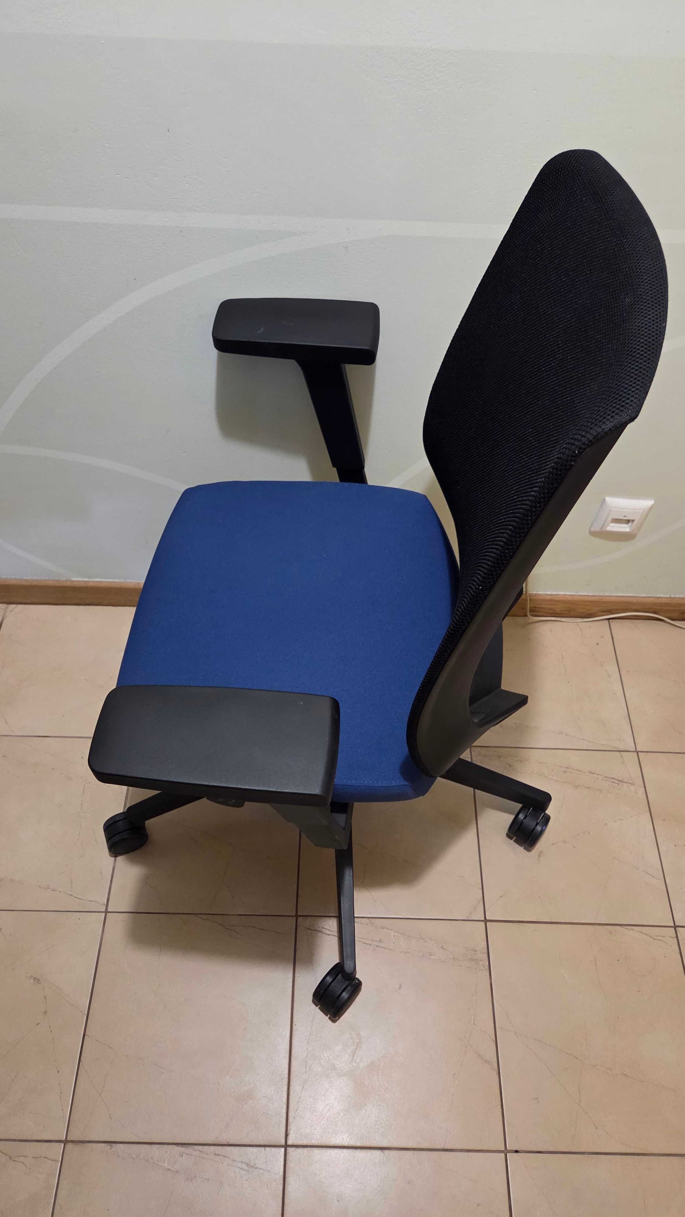 Krzesło fotel obrotowy biurowy Profim LightUp 250SL (nowy 1500zl)
