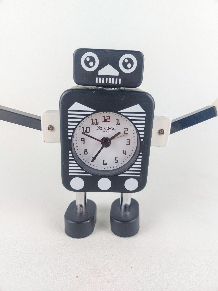 Zegarek budzik robot