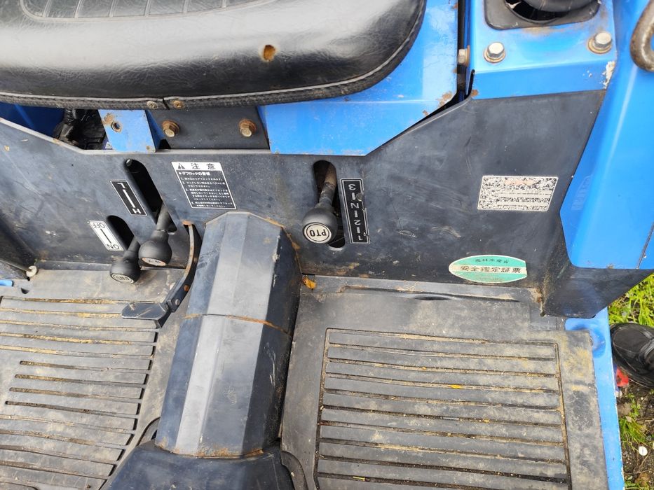 Трактор ісекі на ходу