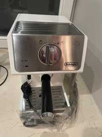 Кавамашина Delonghi