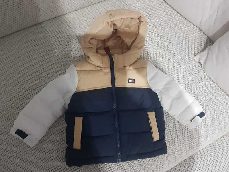 Tommy Hilfiger śliczna Zimowa kurteczka przepiękna 80 cm