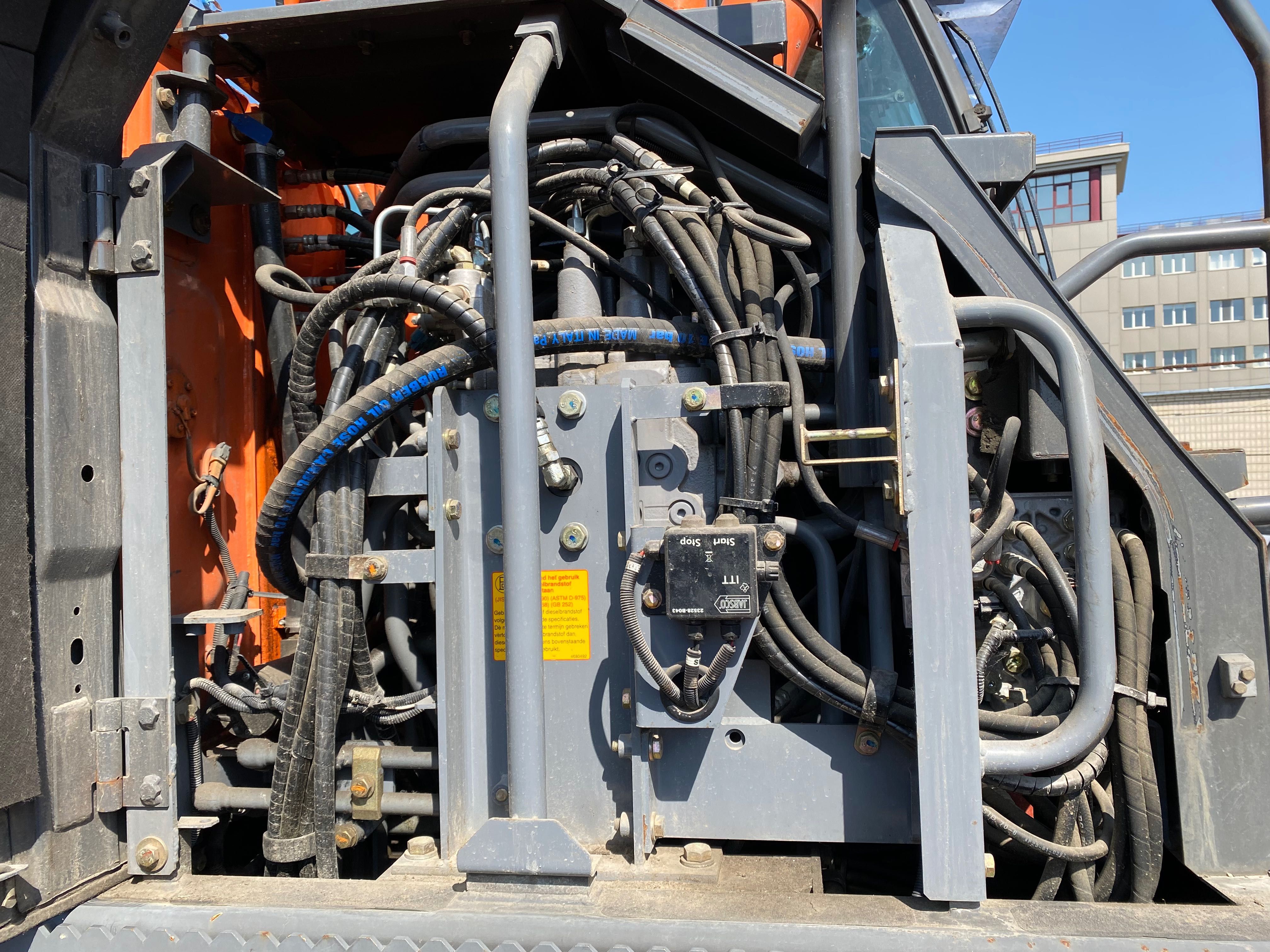 Колісний екскаватор Hitachi ZX140W-3 / Колесный экскаватор 17 тонн