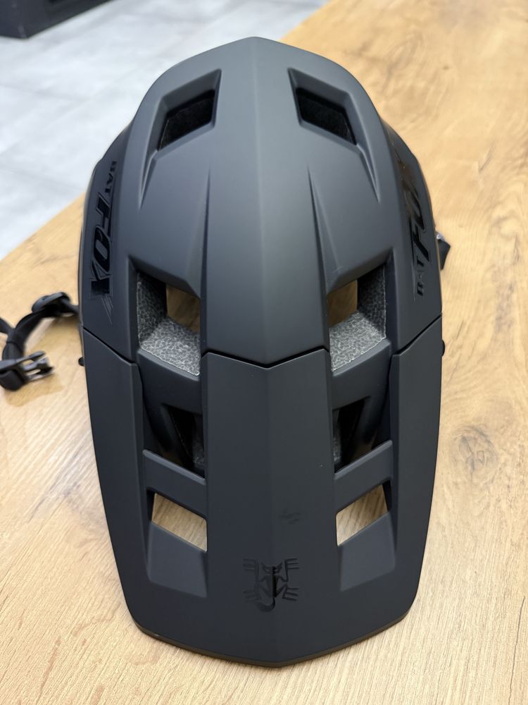 Kask  bat fox meski kask rowerowy nowe czarny 58-61