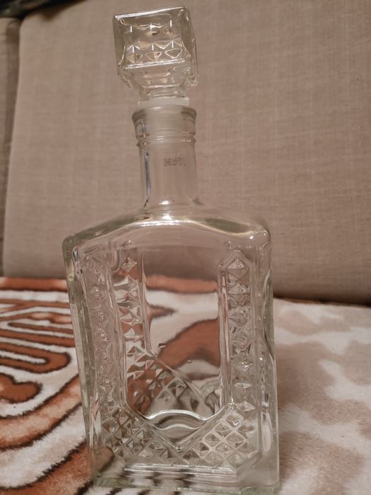 Butelka ozdobna, karafka, kolekcjonerska na whisky 0,5l - stan idealny