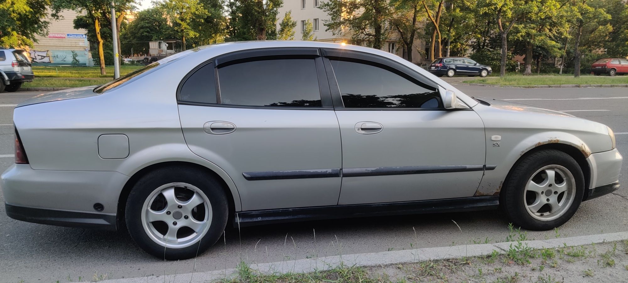 CHEVROLET Evanda SX
2.0 Г/Б Мех. Климат-контроль Кожа