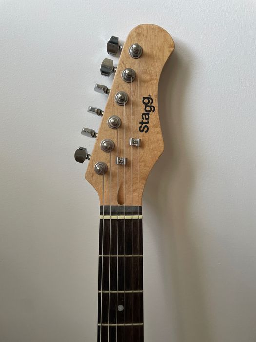 Gitara elektryczna Stratocaster Stagg czerwona