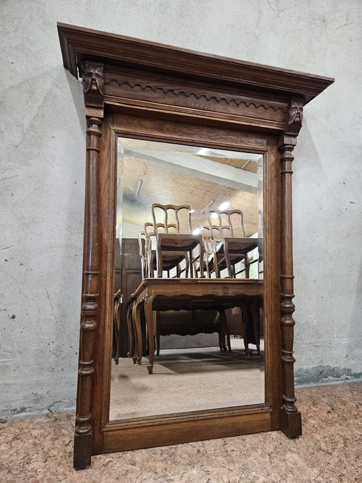 Ładne stare lustro eklektyczne w dębowej ramie