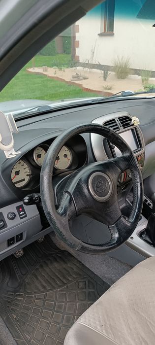 Toyota RAV4 terenowa