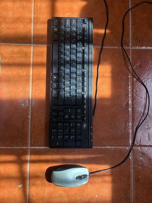Ryzen 5 2600, 16GB ram, GTX 1060 + teclado e rato