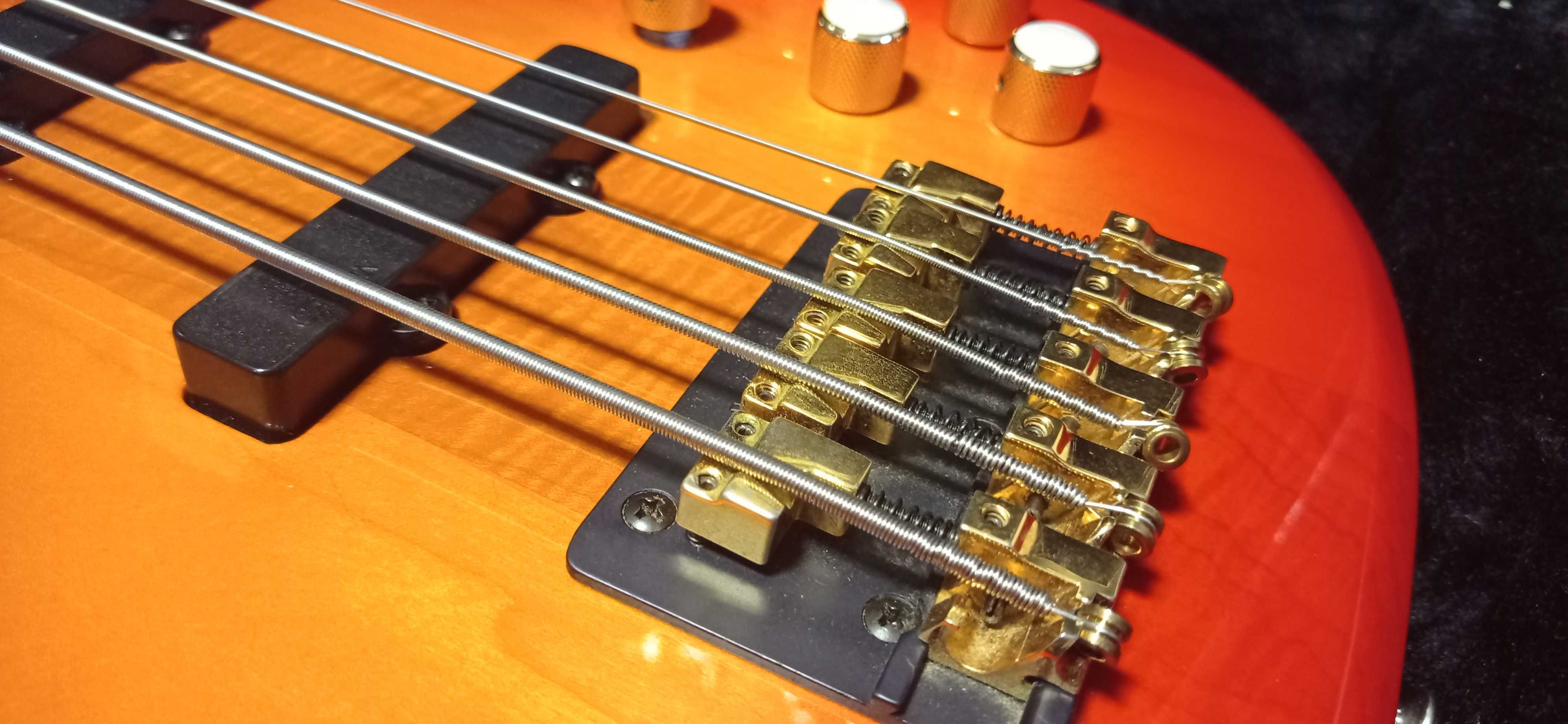 Carvin LB75 5 strunowy aktywny bas USA