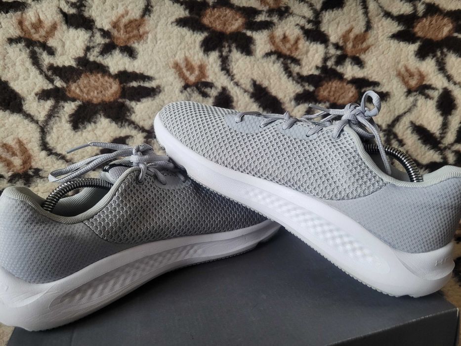 Super lekkie buty biegania trening UA Charged Pursuit 3 wkł.28,5 cm