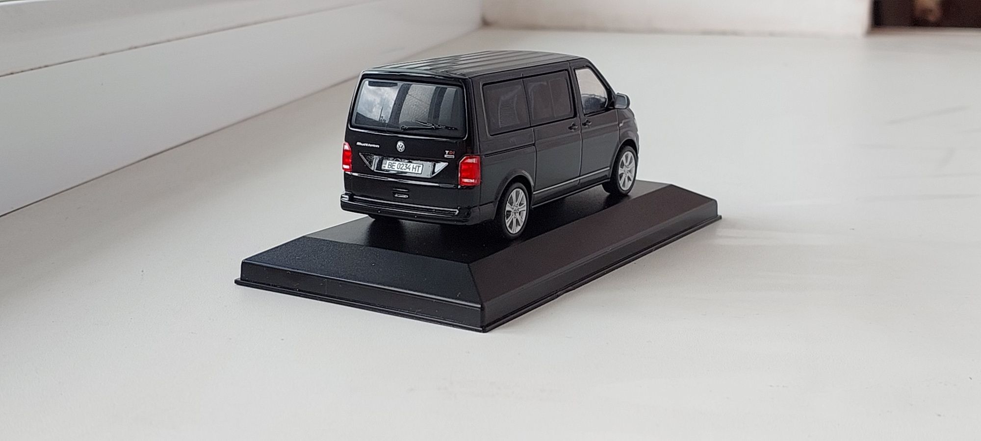 Модель VW-T6,(1:43),ручной работы