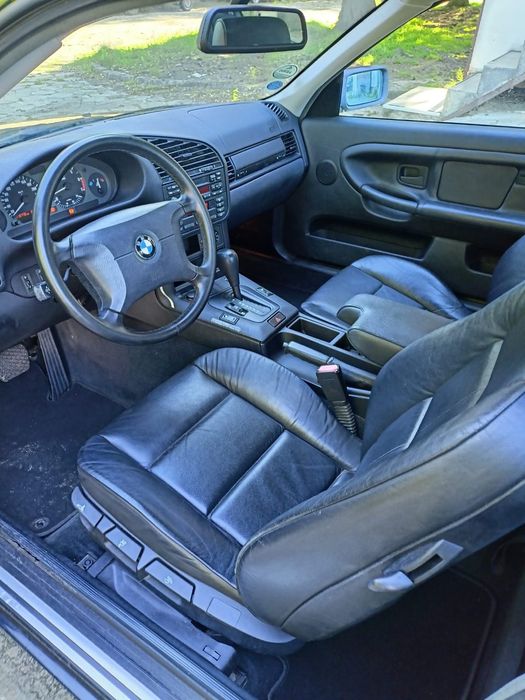 BMW E36 coupe 316i . Auto w świetnym stanie. Środek idealny.