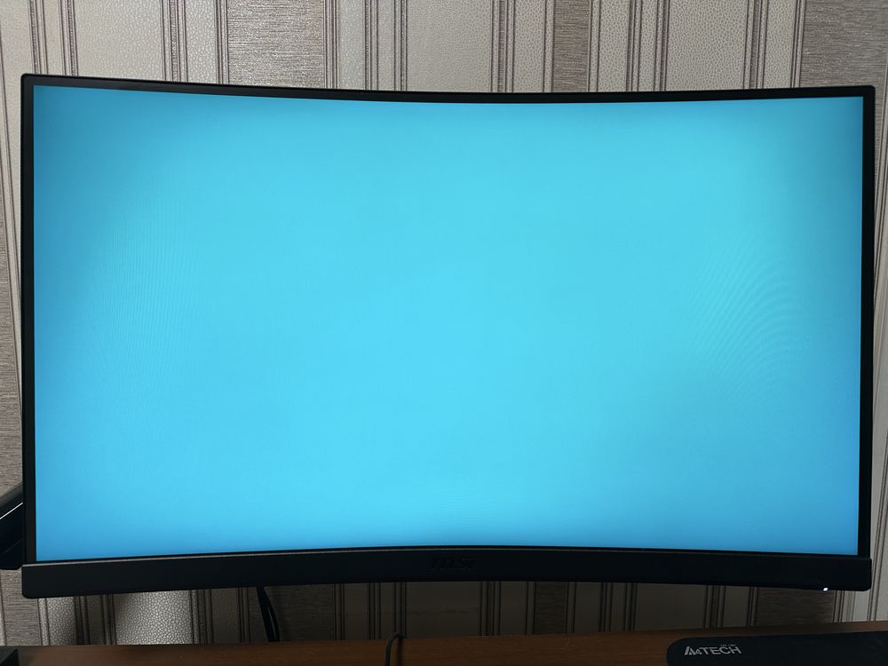 Монітор MSI C27CQ4