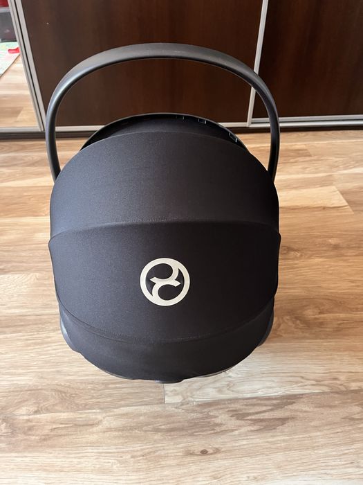 Fotelik Cybex Cloud G i-Size Plus Moon Black