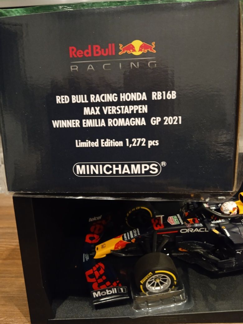 1:18 Minichamps F1 Red Bull Racing Honda RB168 M.Verstappen Winner2021