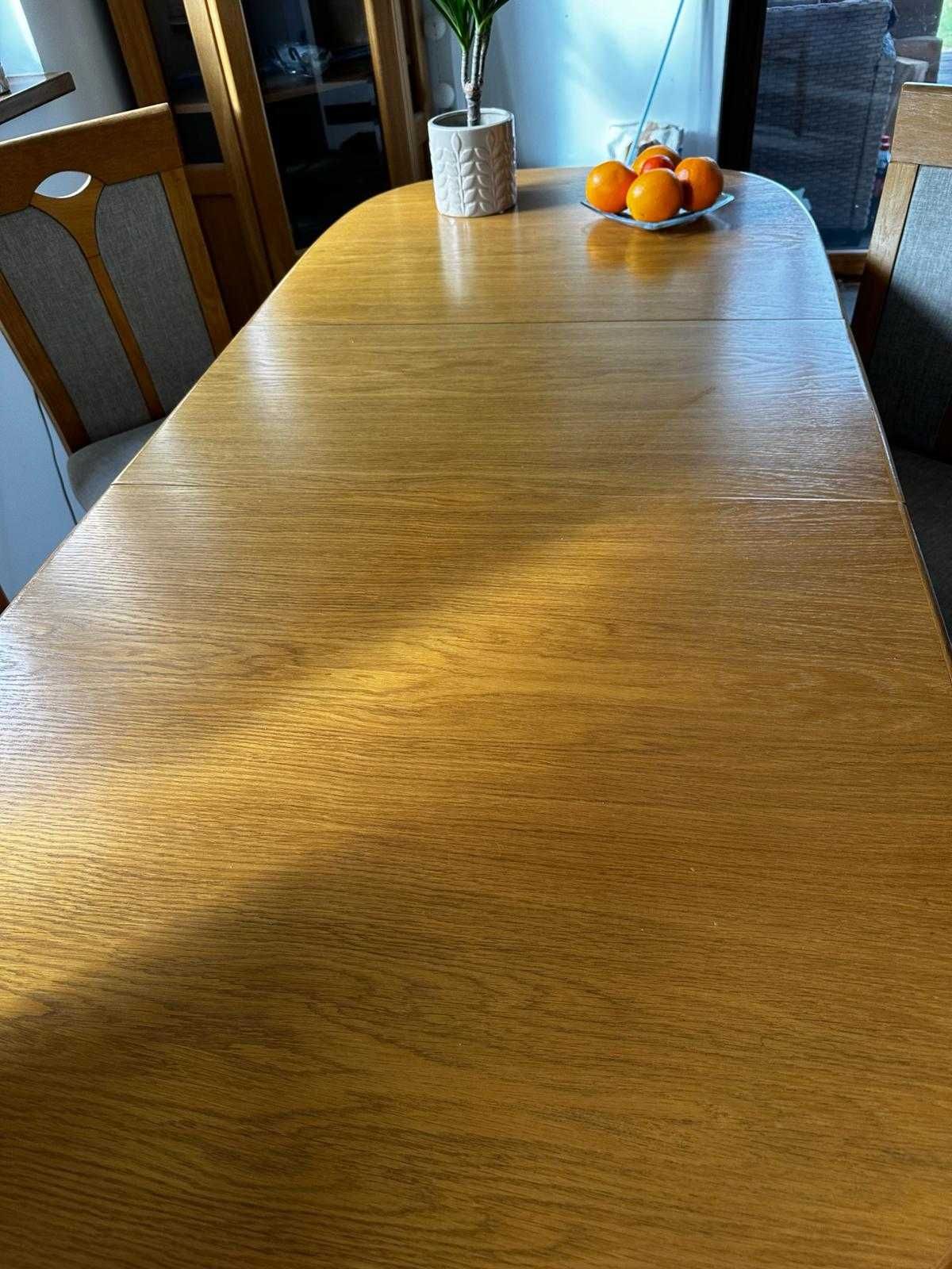 Stół z drewna rozkładany