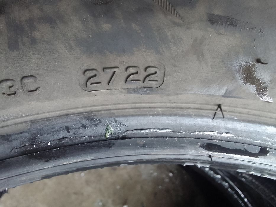 Cena za 2 Opony zimowe 235/55r18 BRIDGESTONE 2022r