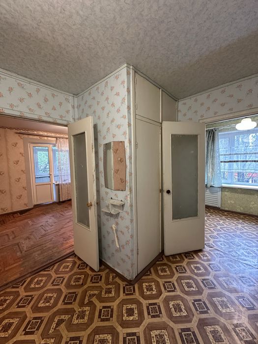 Велика 1к. 42м, на 2/9, гарна ціна.