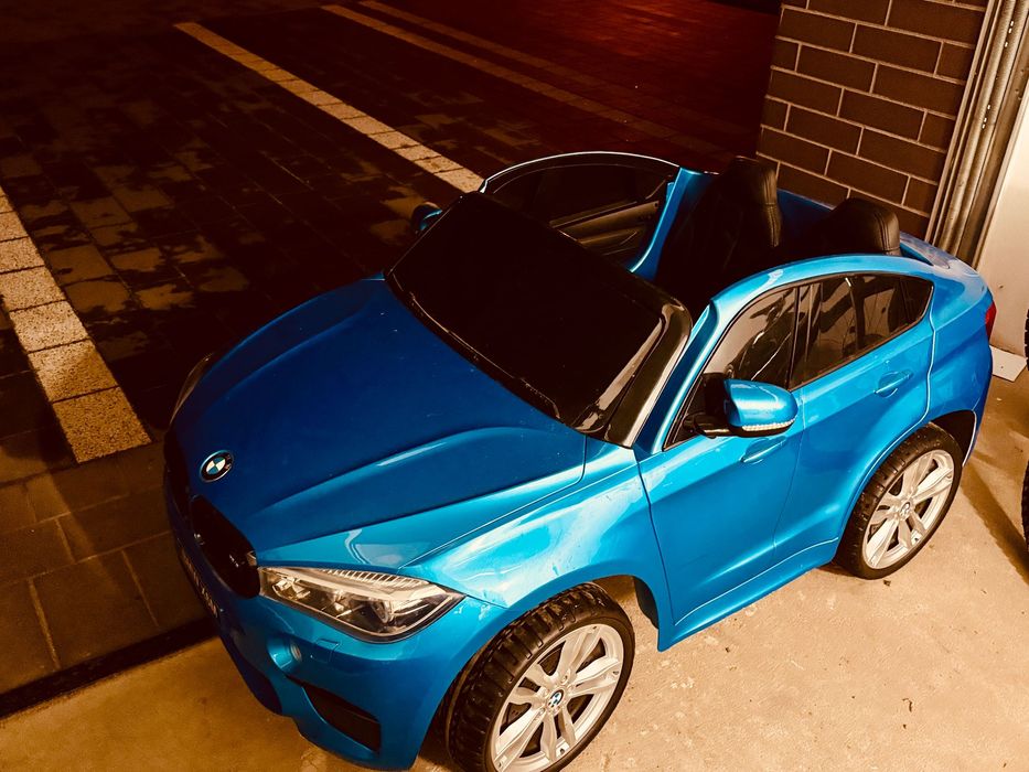 Dziecięce auto akumulatorowe BMW X6M XXL –  niebieski, dwuosobowe!