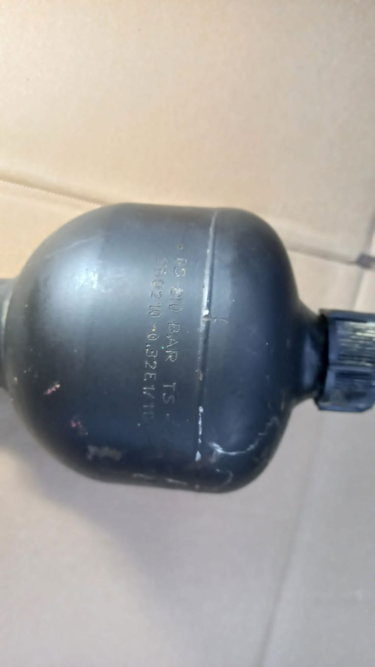akumulator hydrauliczny 0825552 volvo l30b 2013r