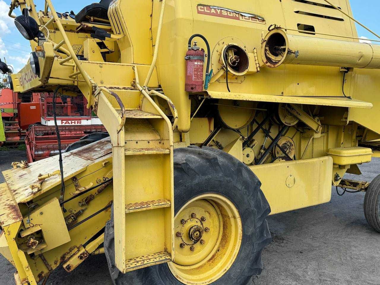 Свіжо привезений зерновий комбайн New Holland 1520 700МОТОГОДИН