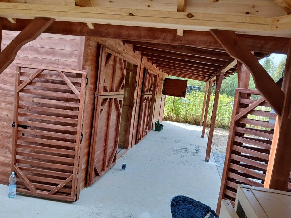 Stajnia drewniana Wolnostojąca na 3-4 Konie Szybka realizacja Montaż