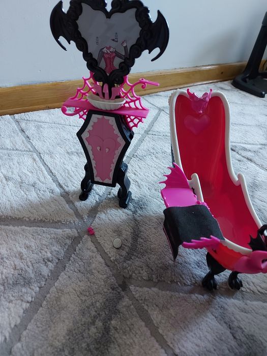 TOALETKA + wanna dla lalki Monster High