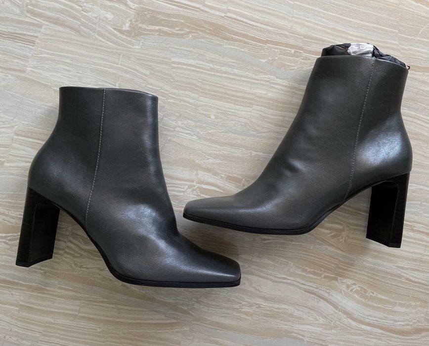 Трендові черевики ботильйони на прямокутних підборах mango, сірі