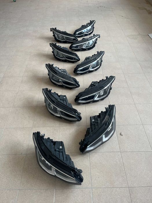 Pakiet Lamp Przednich Full LED VW Golf 8