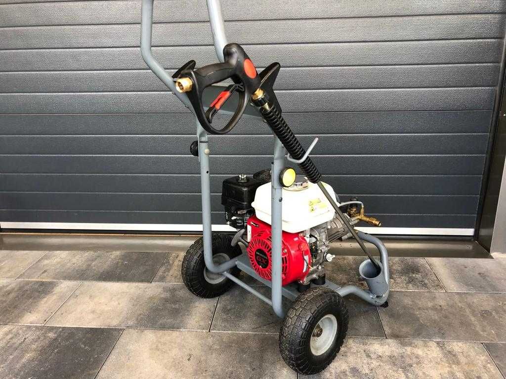 Myjka ciśnieniowa spalinowa Karcher HD 7/15 G - silnik Honda