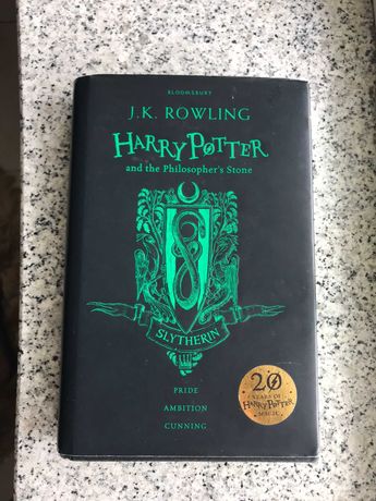 "Harry Potter and the Philosopher's Stone" de J. K. Rowling
