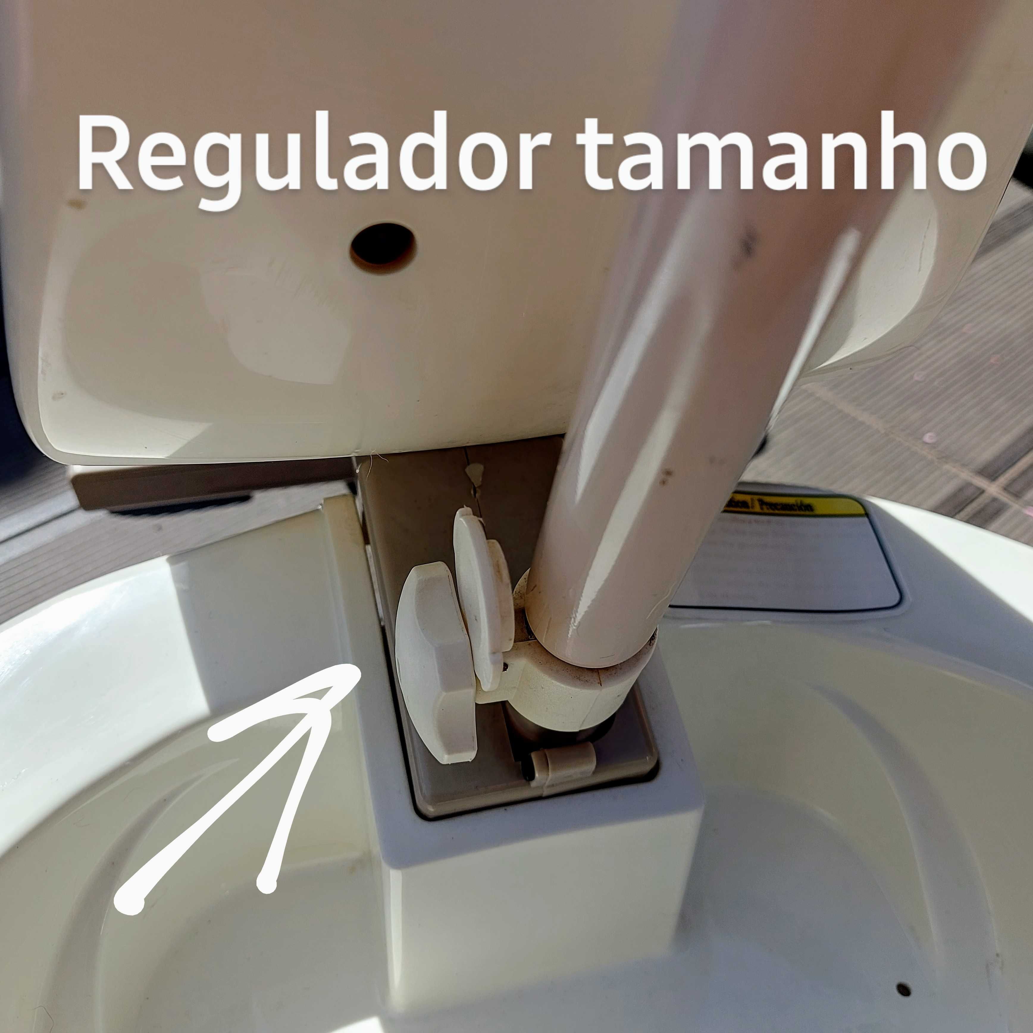 Triciclo com suporte para condução pais